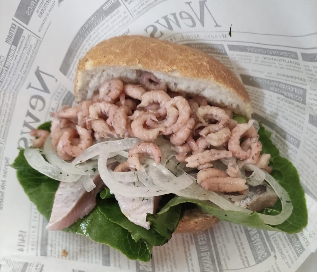 Schlemmerbrötchen mit Matjes und Krabben