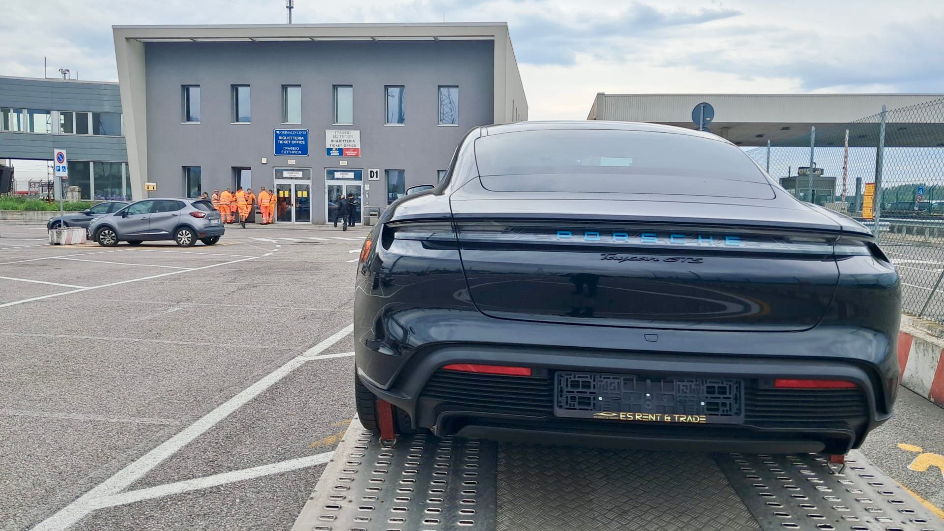 Porsche Taycan GTS