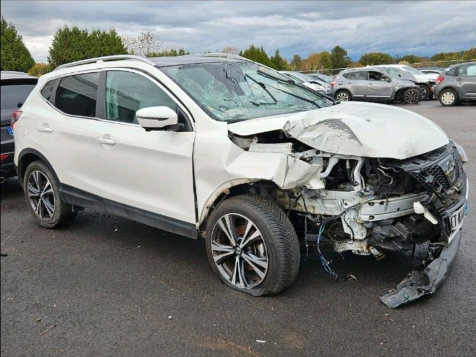 Frontschaden Nissan Qashqai Gutachten