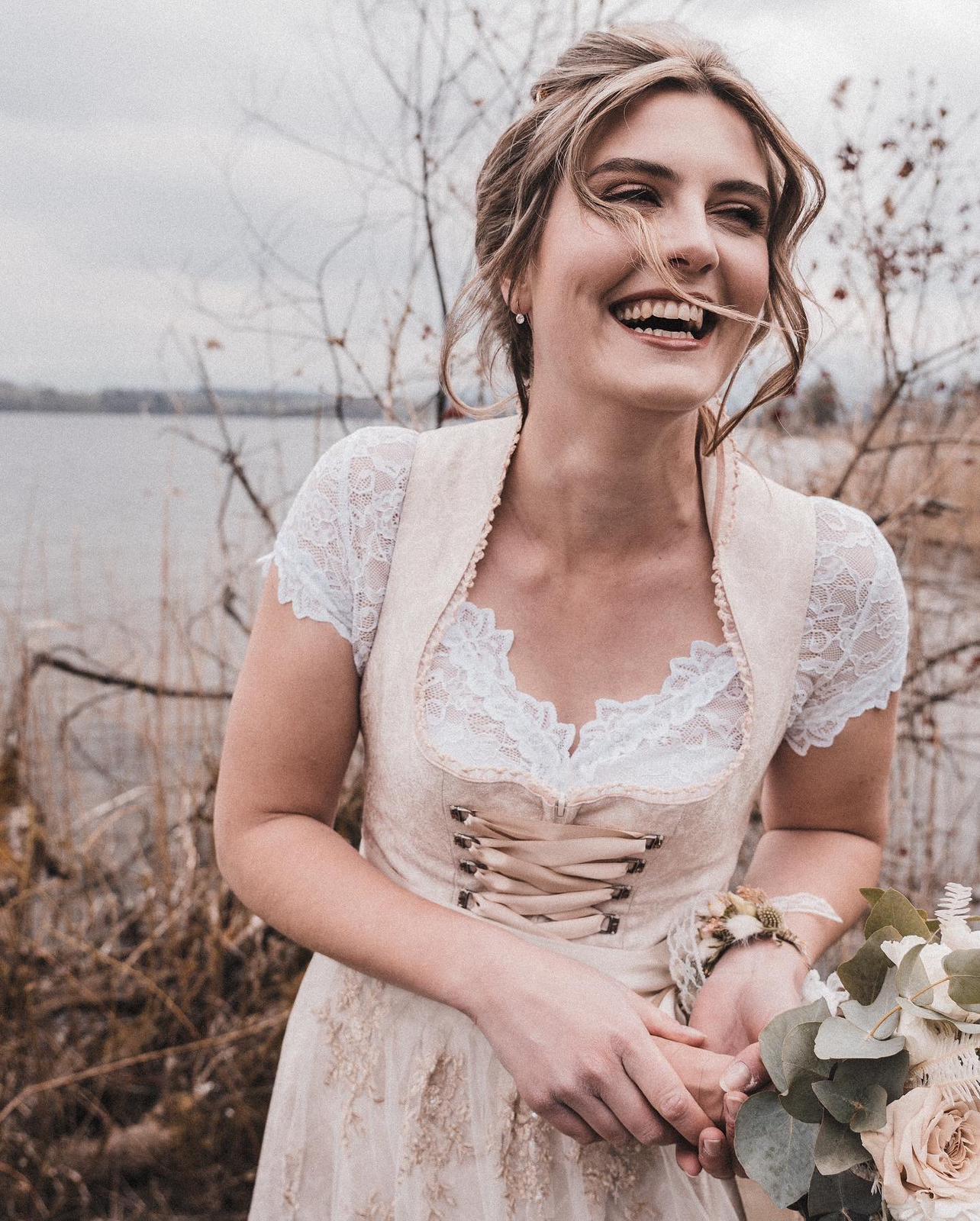 Hochzeitsdirndl – ALPENMÄDEL Braut