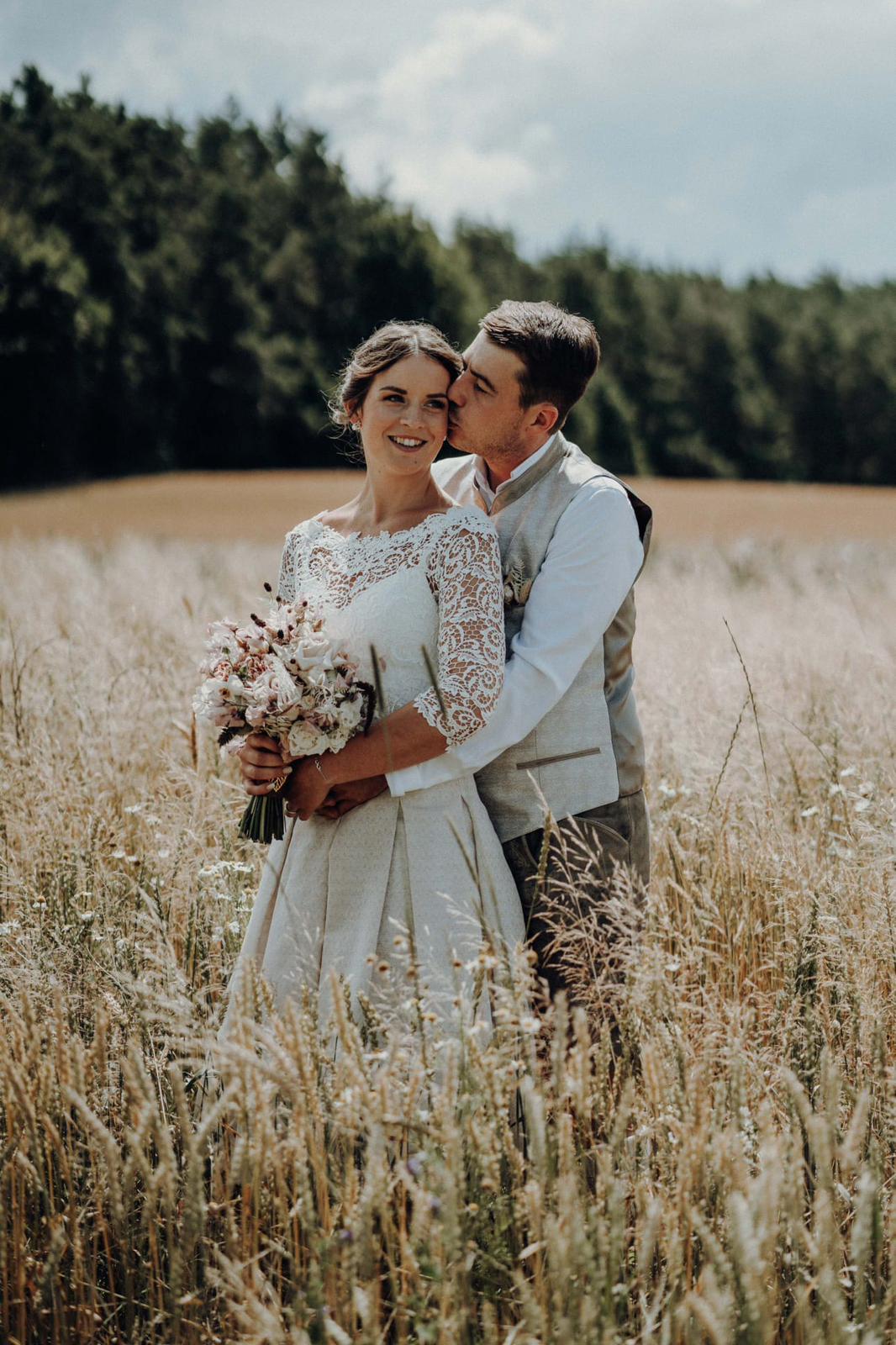 Trachtenhochzeit – echtes Brautpaar ALPENMÄDEL