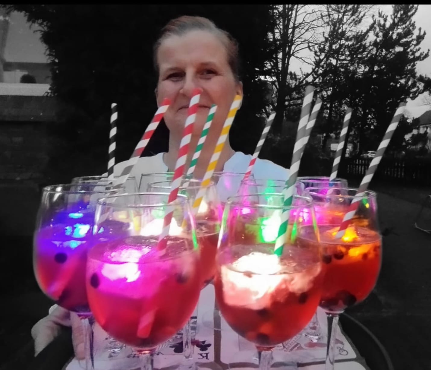 LED-Cocktails beim Sektempfang