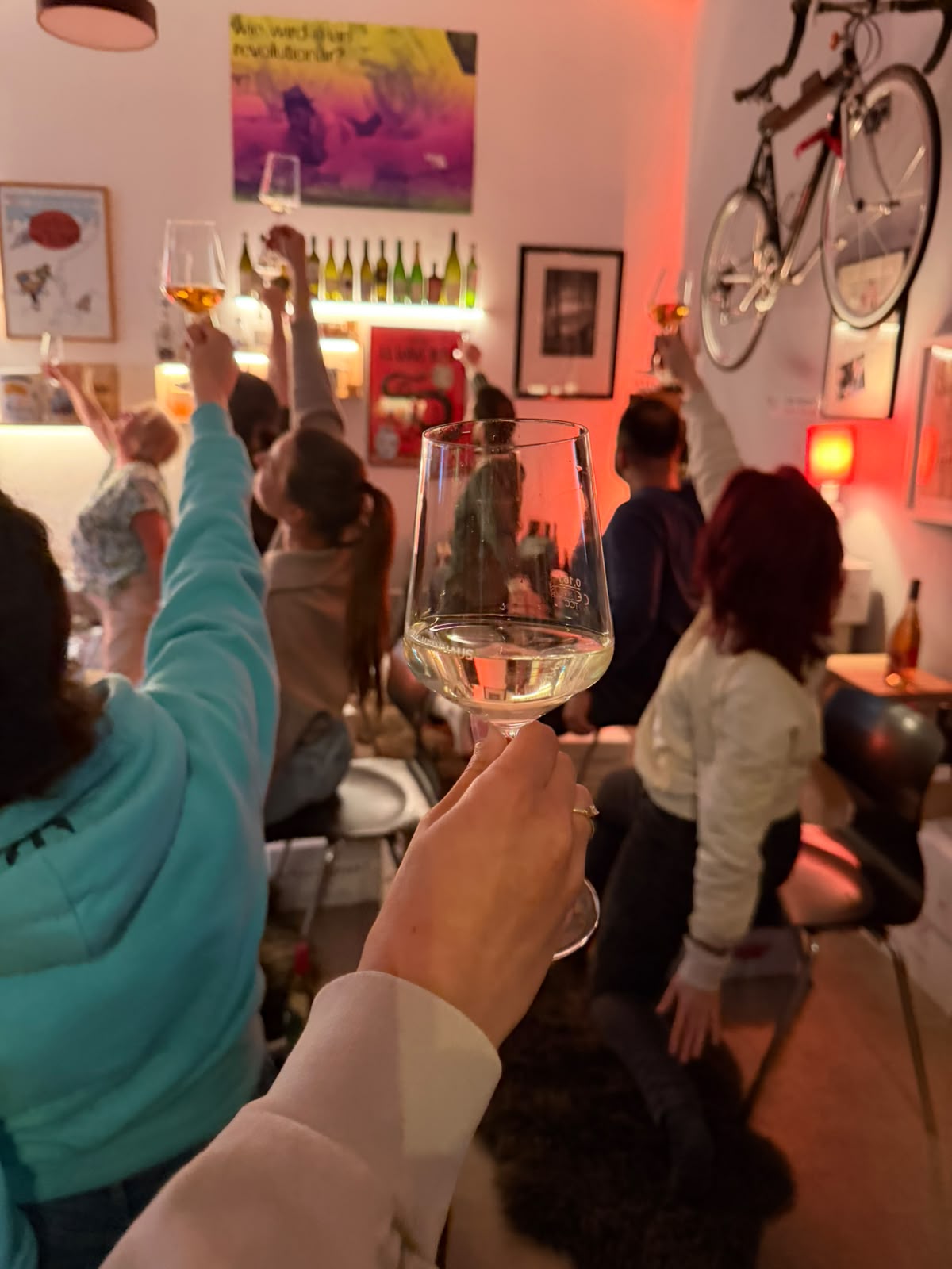 WeinYoga im BODA WEINHAUS – Yoga und Weinprobe mit Gästen