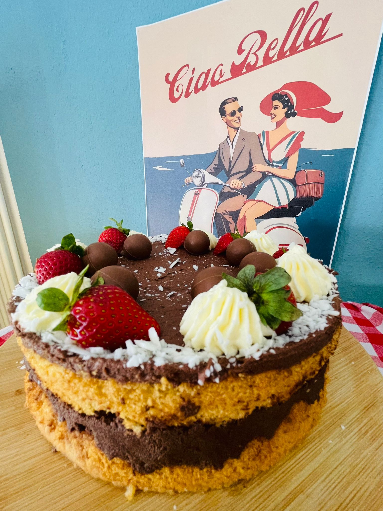 Schokoladenkuchen mit Erdbeeren