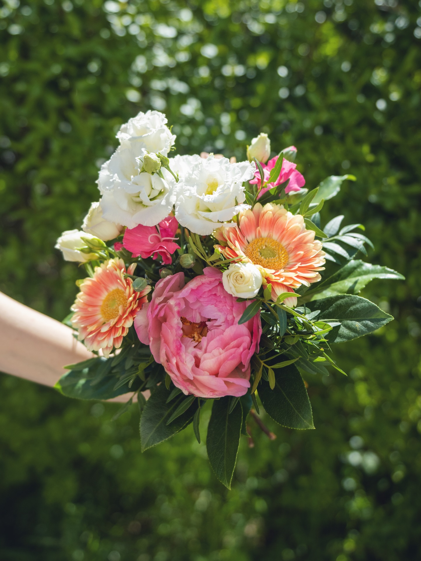 Frischer saisonaler Blumenstrauß von Spektrum Lebensfreude Berlin