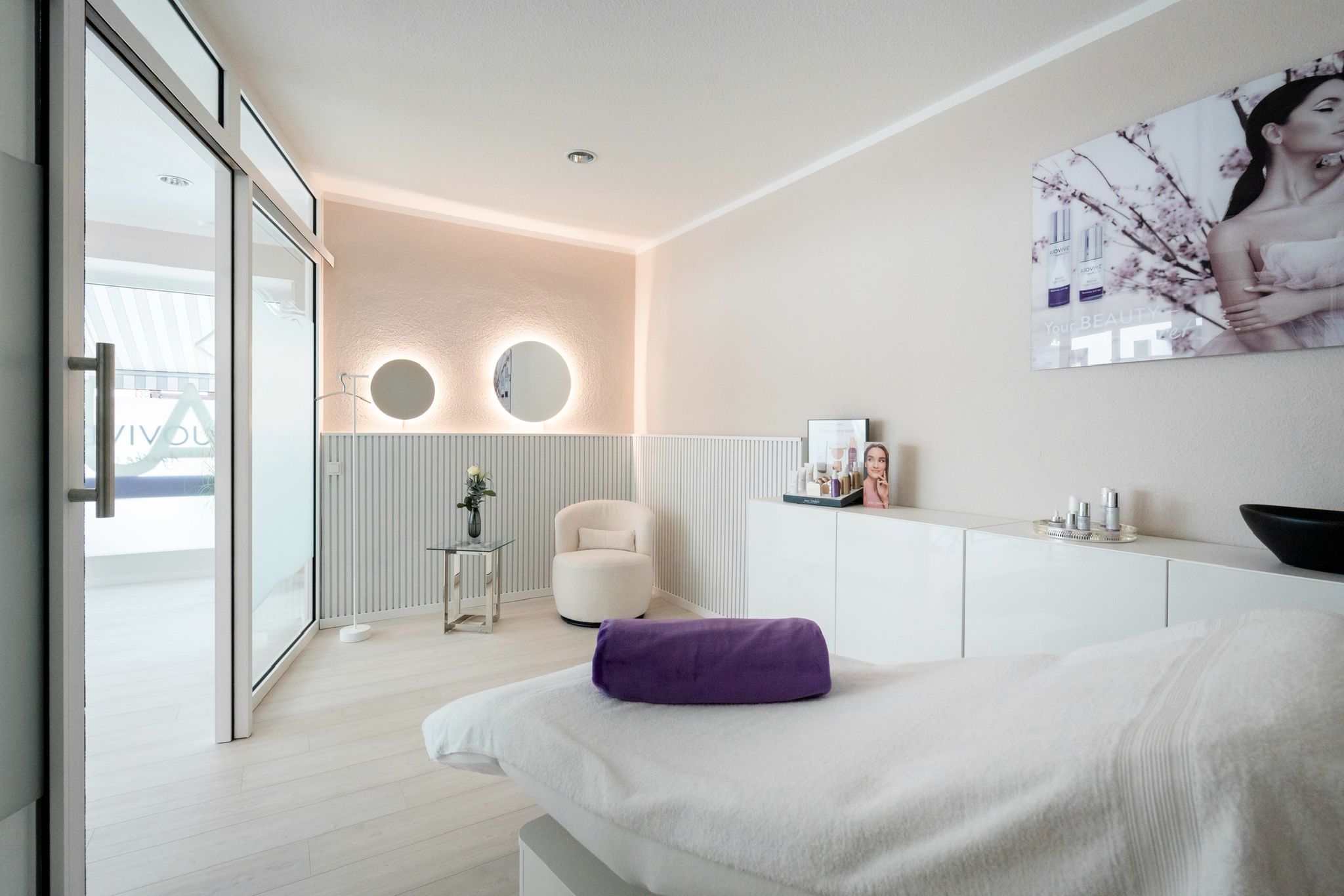 Behandlungsraum AJOVIVE Cosmetic Institute
